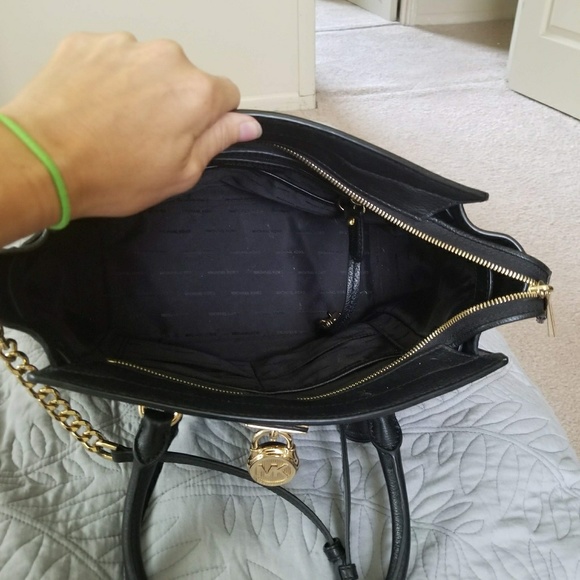 Michael Kors purse - Picture 4 of 7